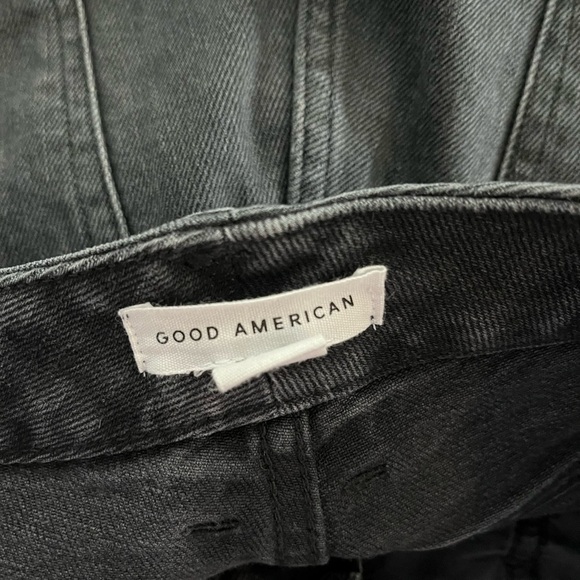 Good American Good Classic Ripped Straight Crop - Picture 8 of 10